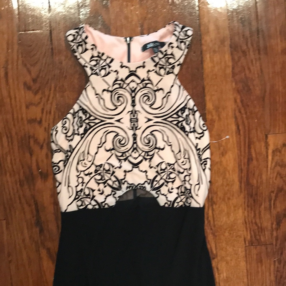 Black and White Sheath Cocktail Dress Sleeveless Halter